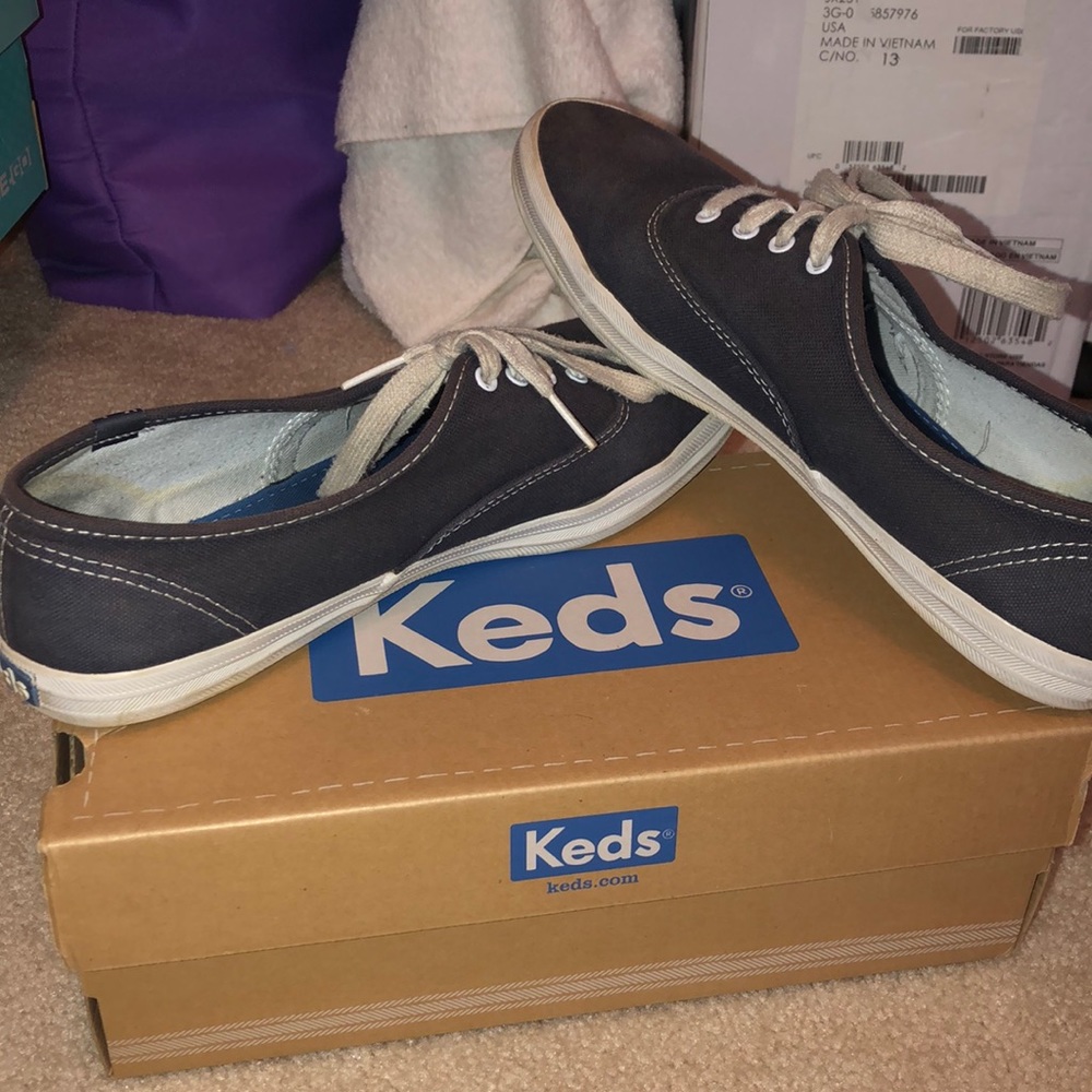 I’m selling denim blue Keds. A size 9 and used.